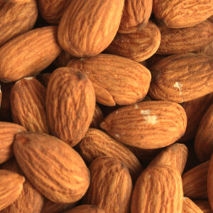 ALMENDRA CON PIEL
